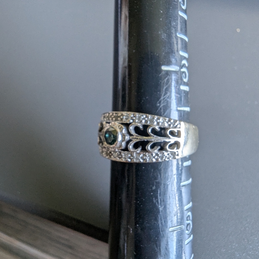 14k White Gold Diamond Ring - Picture 2 of 5